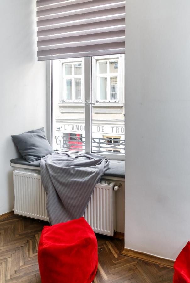 Main Square Apartment Good Stay In The City Center Львов Экстерьер фото