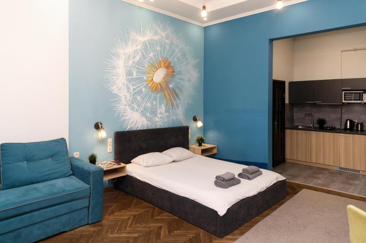 Main Square Apartment Good Stay In The City Center Львов Экстерьер фото